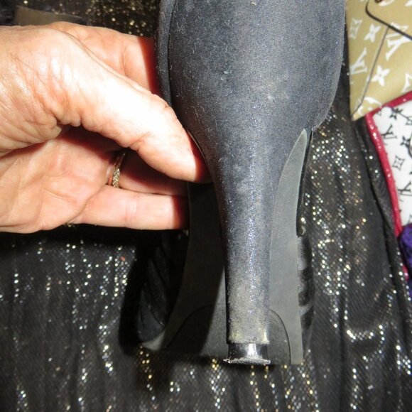 BOGO Fergalicious by Fergie Black Micro Suede & Satin Heels Pumps size 11 - Picture 11 of 15